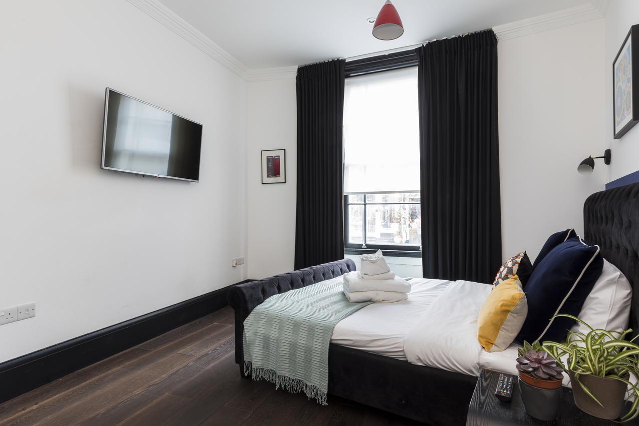 6 Portobello Road London Room photo