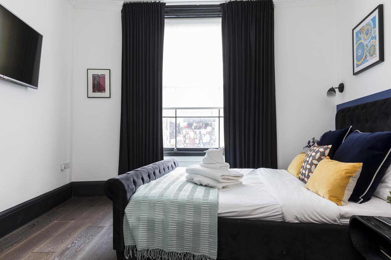 6 Portobello Road London Room photo