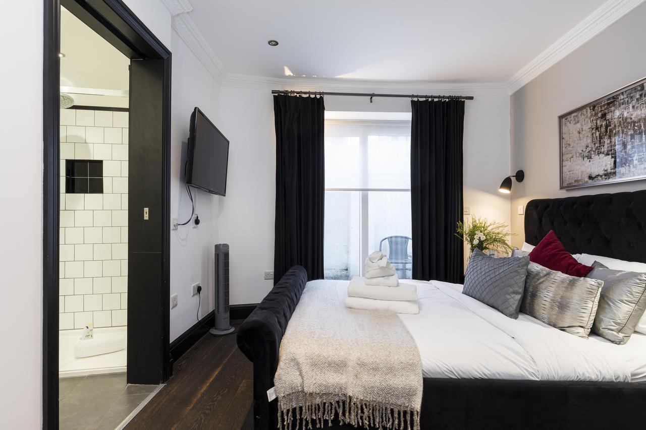 6 Portobello Road London Room photo